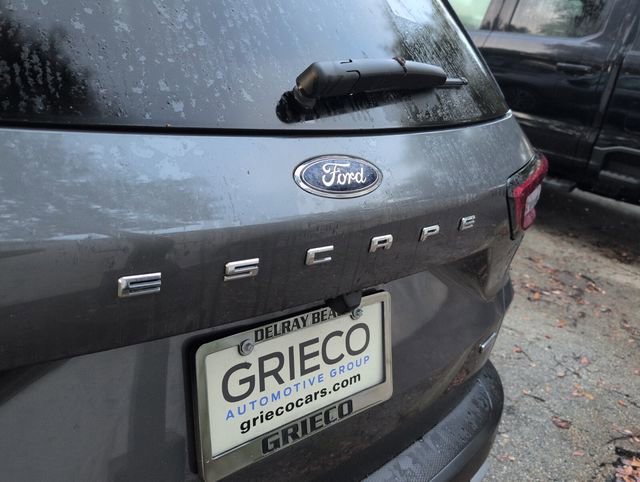 New 2024 Ford Escape SE w/ PHEV Premium Package image 10