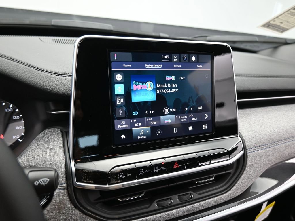 Used 2025 Jeep Compass Latitude image 22