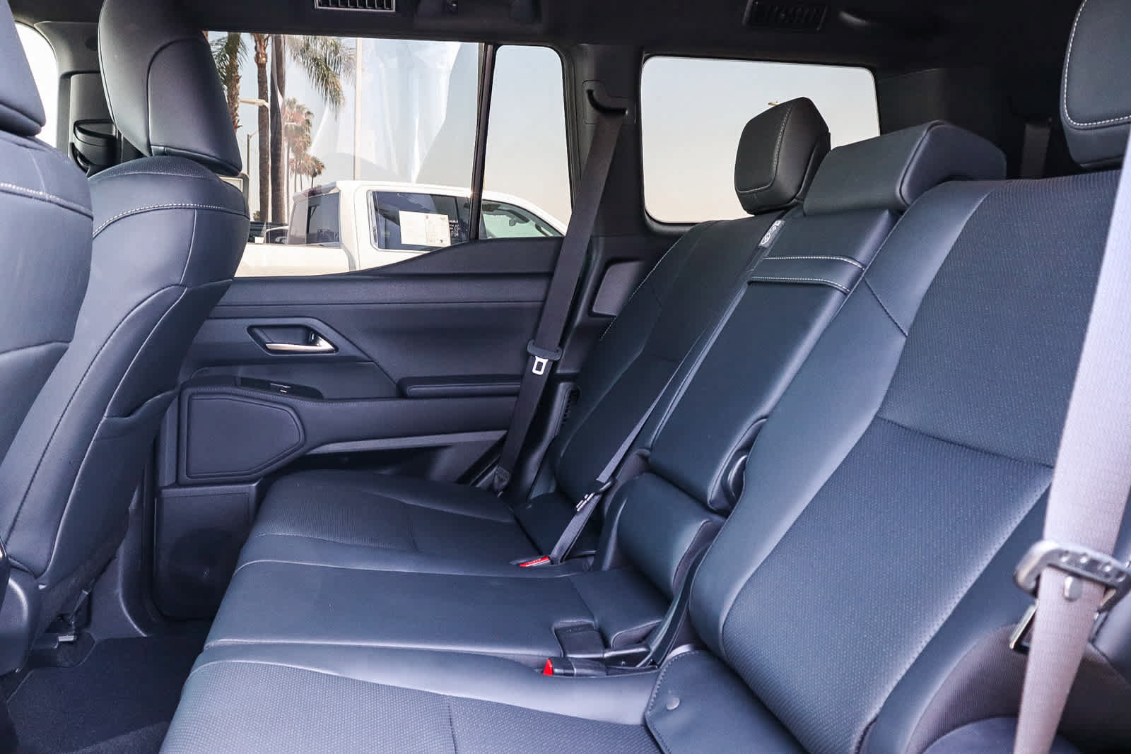 Used 2024 Lexus GX 550 w/ Cold Area Package AWD/4WD image 21