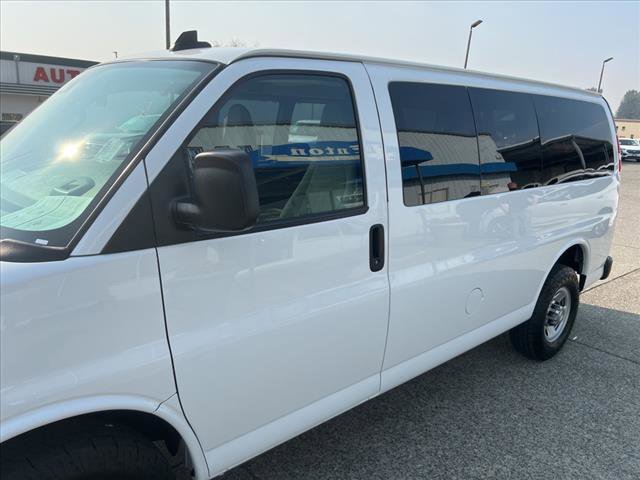 Used 2019 Chevrolet Express 3500 LT w/ LT Preferred Equipment Group image 8