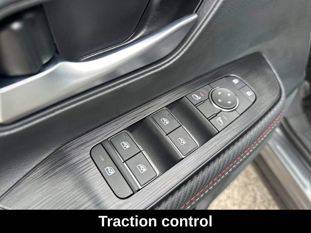 Used 2026 Nissan Kicks SR w/ Cold Weather Package AWD/4WD image 12