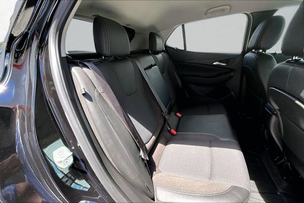 Used 2021 Buick Encore GX Select w/ Sport Touring Package FWD image 26