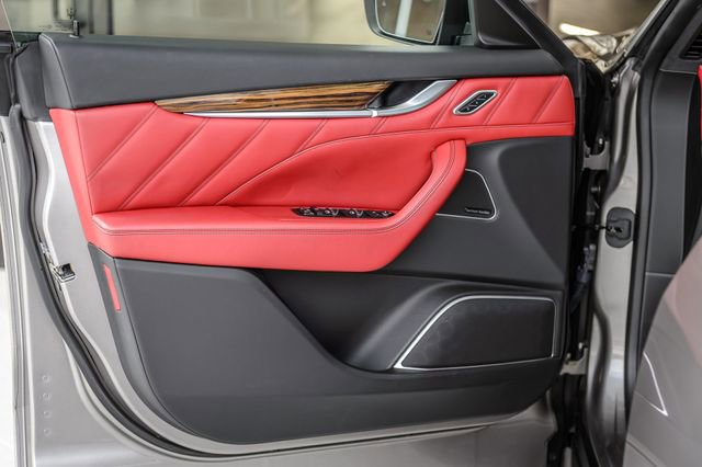 Used 2019 Maserati Levante GranLusso image 48