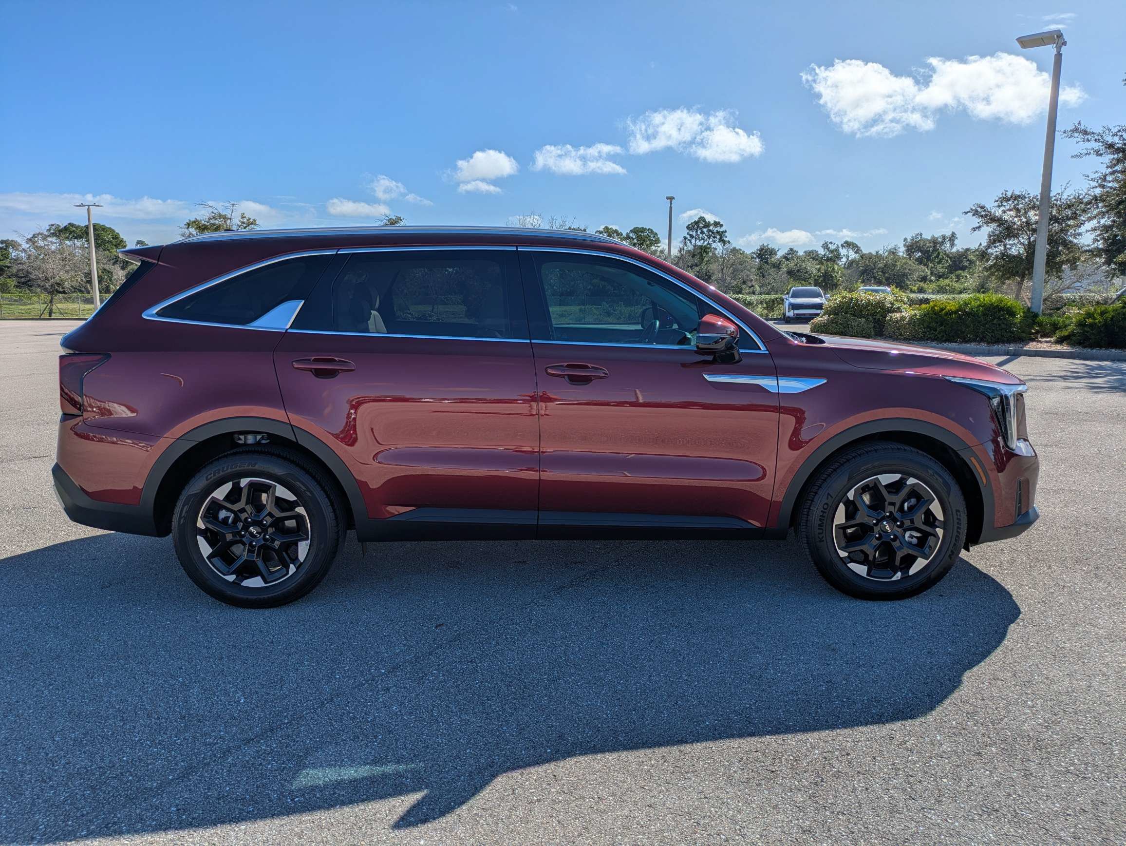 Certified 2025 Kia Sorento S FWD image 3