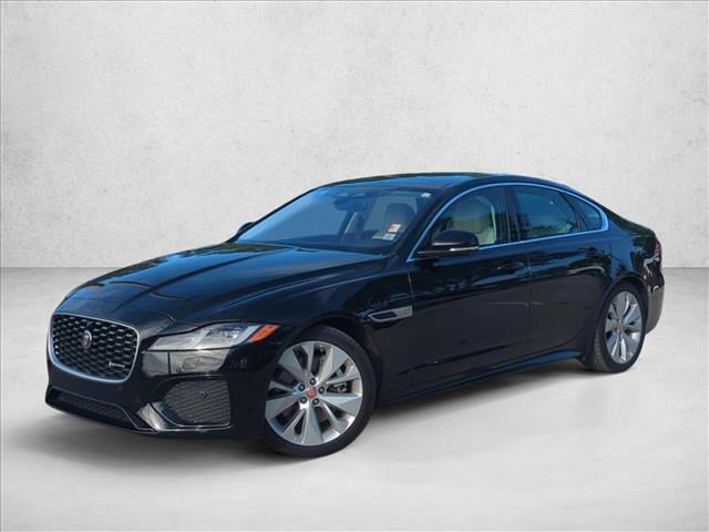 Used 2021 Jaguar XF R-Dynamic SE image 1