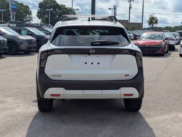 Used 2026 Nissan Kicks SR FWD image 4