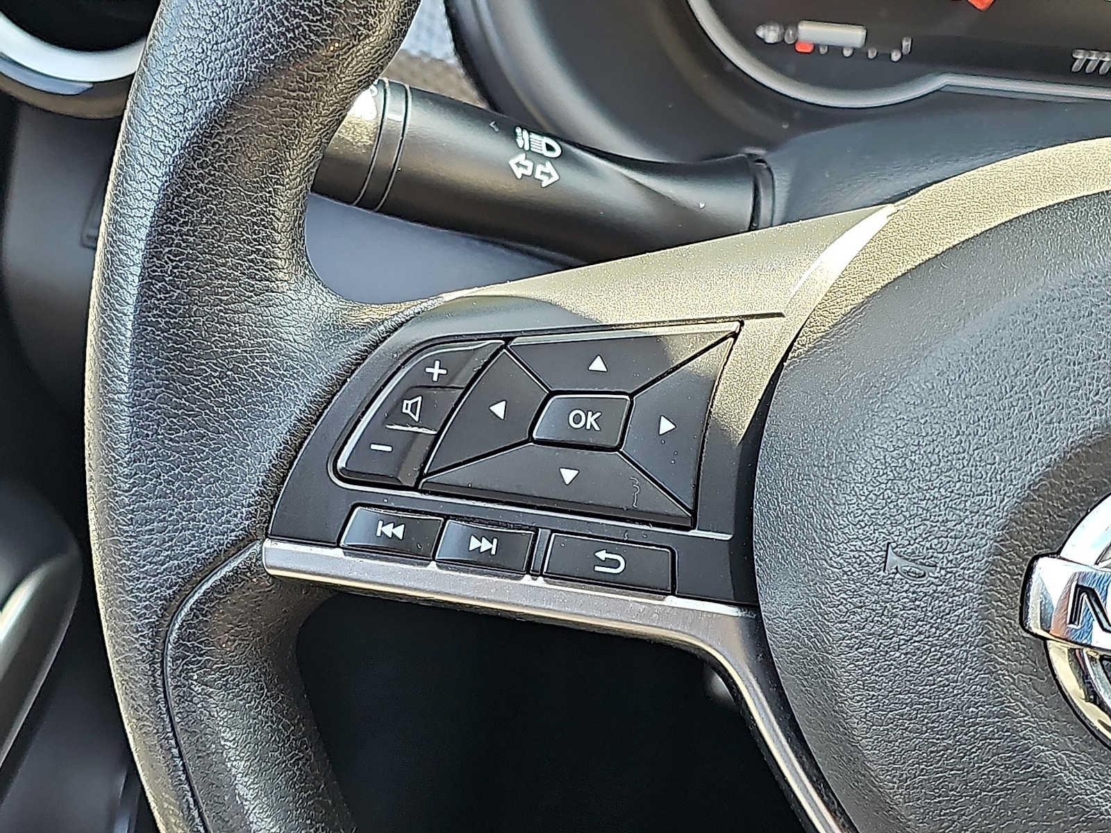 Used 2019 Nissan Kicks SV FWD image 21