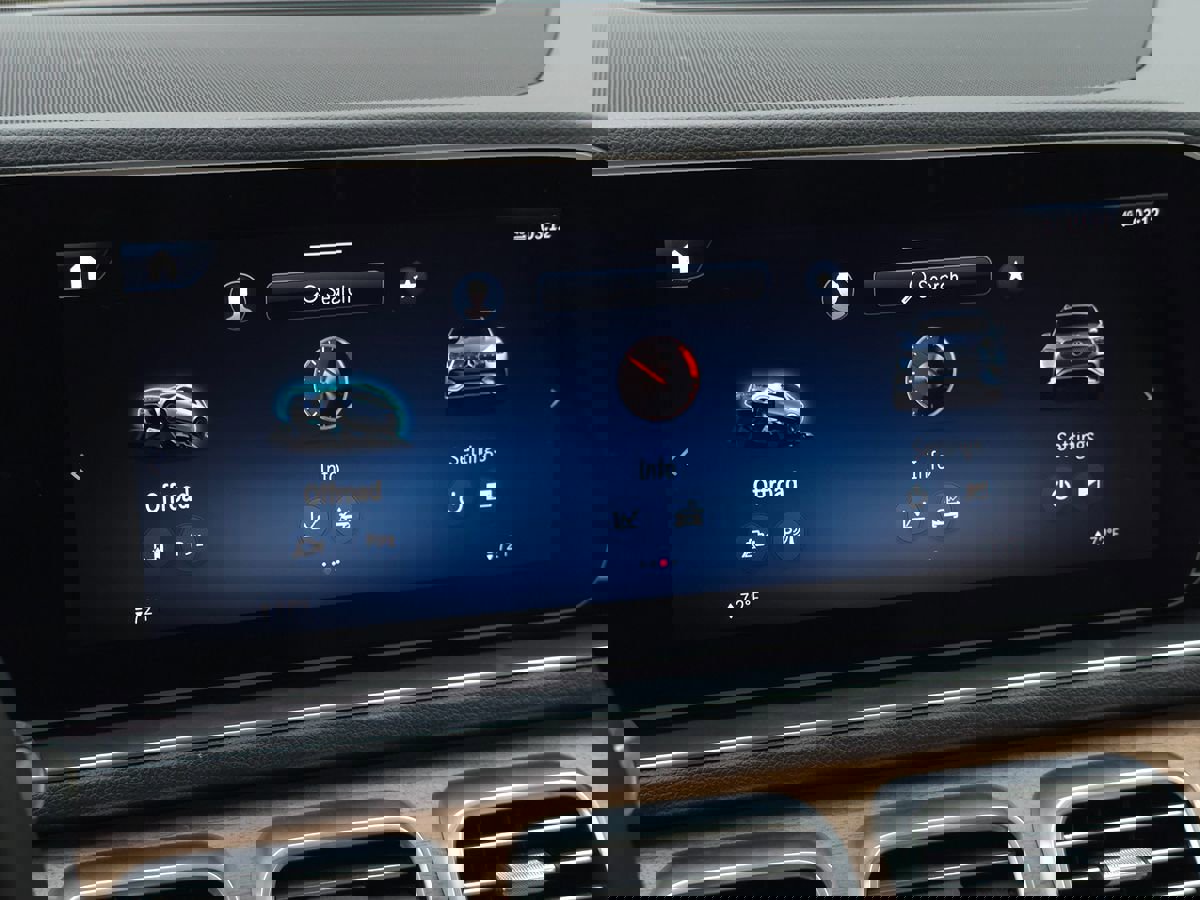 Used 2024 Mercedes-Benz GLE 350 4MATIC SUV image 40