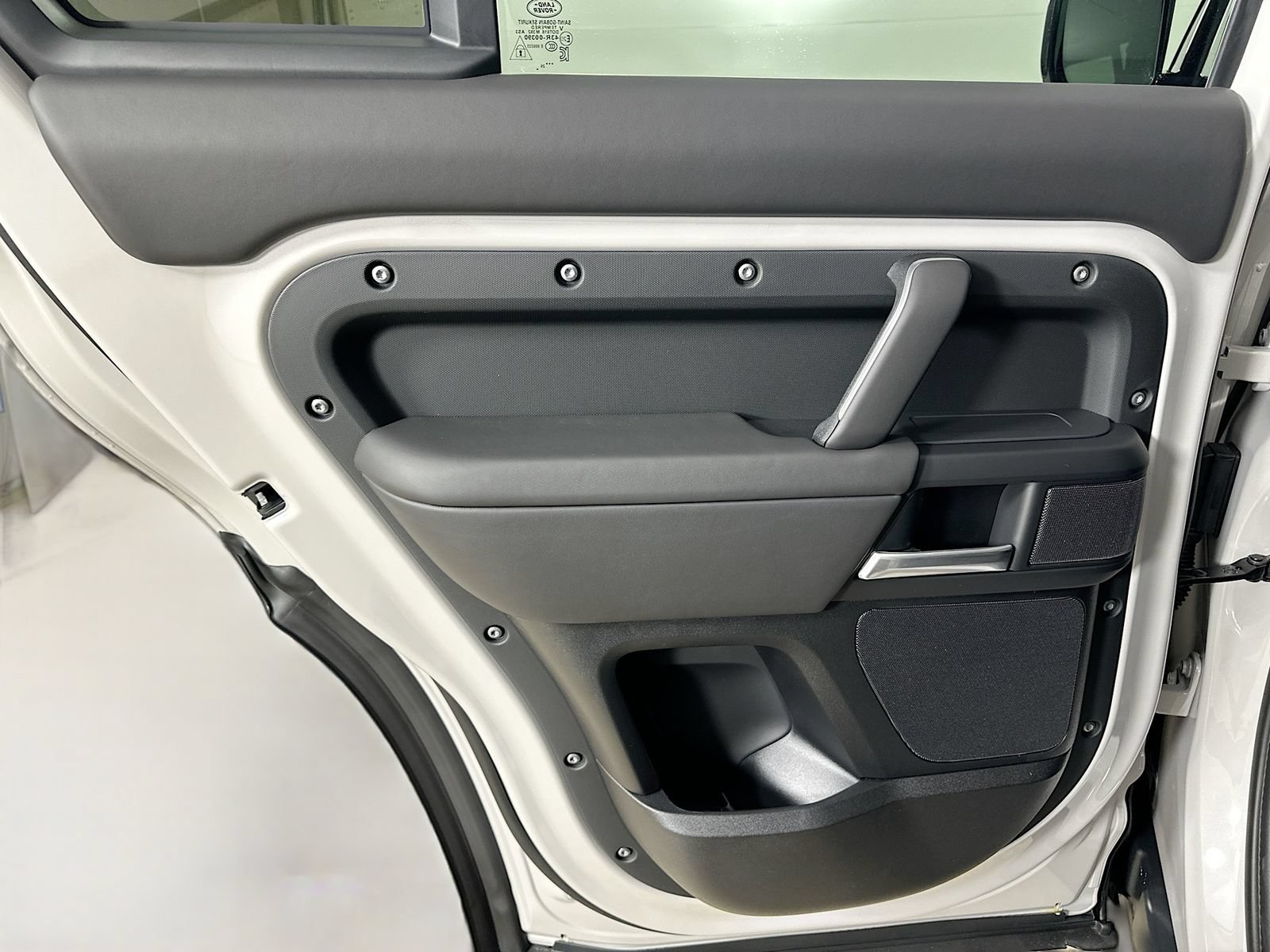 New 2026 Land Rover Defender 130 X-Dynamic SE AWD/4WD image 35
