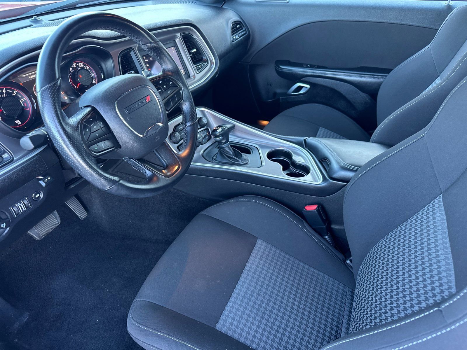 Used 2022 Dodge Challenger GT w/ Blacktop Package image 9