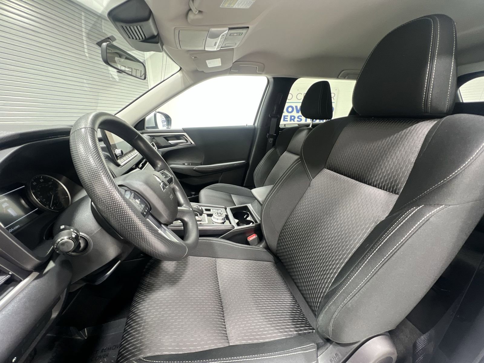 Used 2024 Mitsubishi Outlander ES AWD/4WD image 11