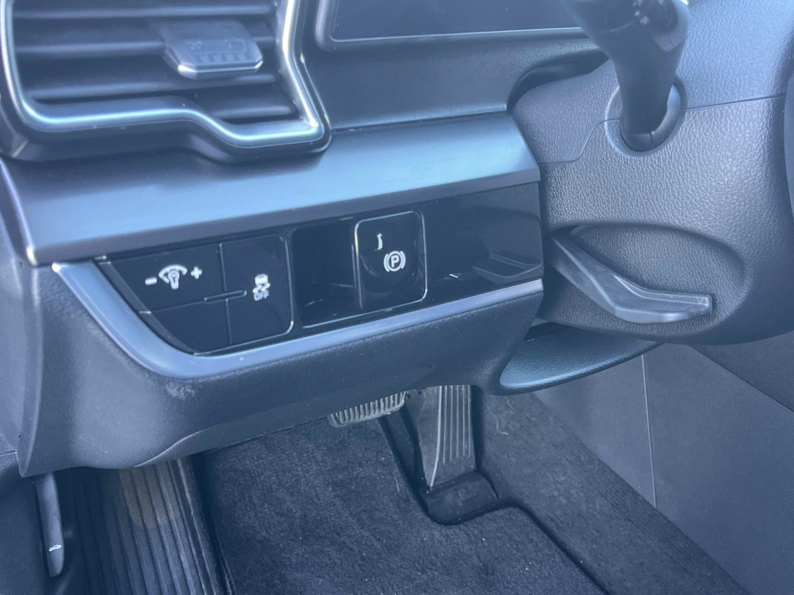Used 2024 Kia Sportage EX FWD image 29