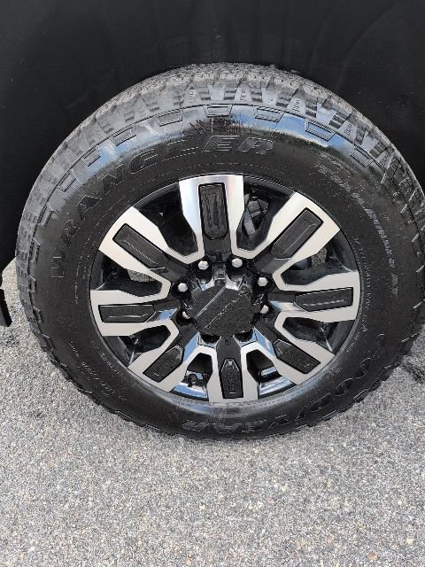 Used 2025 GMC Sierra 2500 Denali Ultimate AWD/4WD image 9
