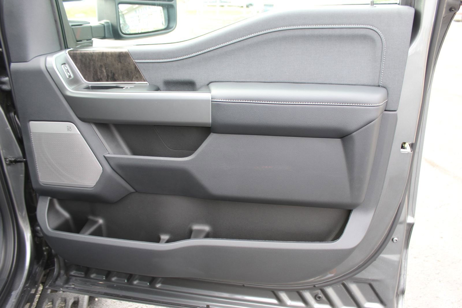 New 2026 Ford F250 Lariat w/ Tremor Off-Road Package image 13