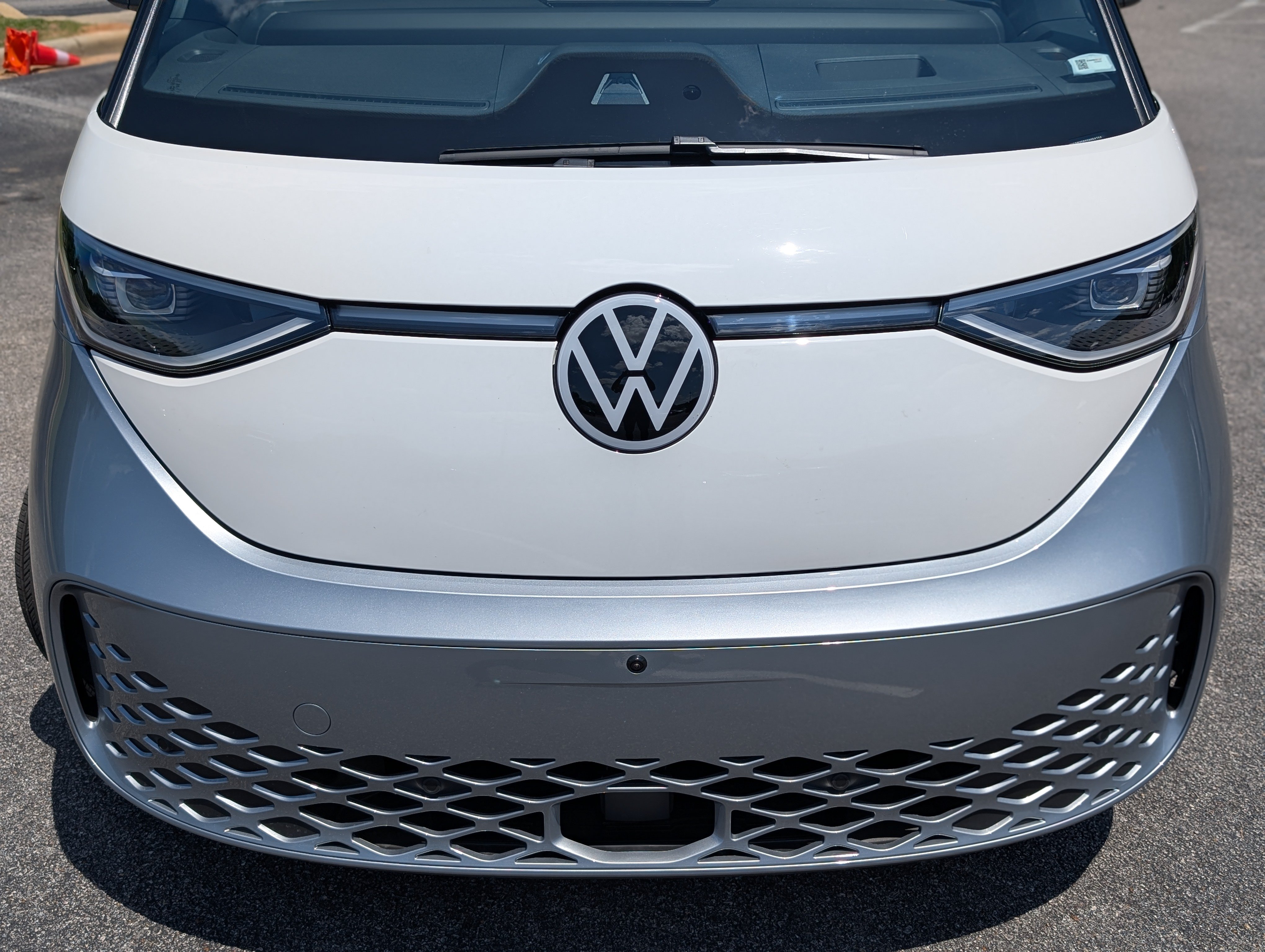 Used 2025 Volkswagen ID. Buzz Pro S Plus RWD image 12
