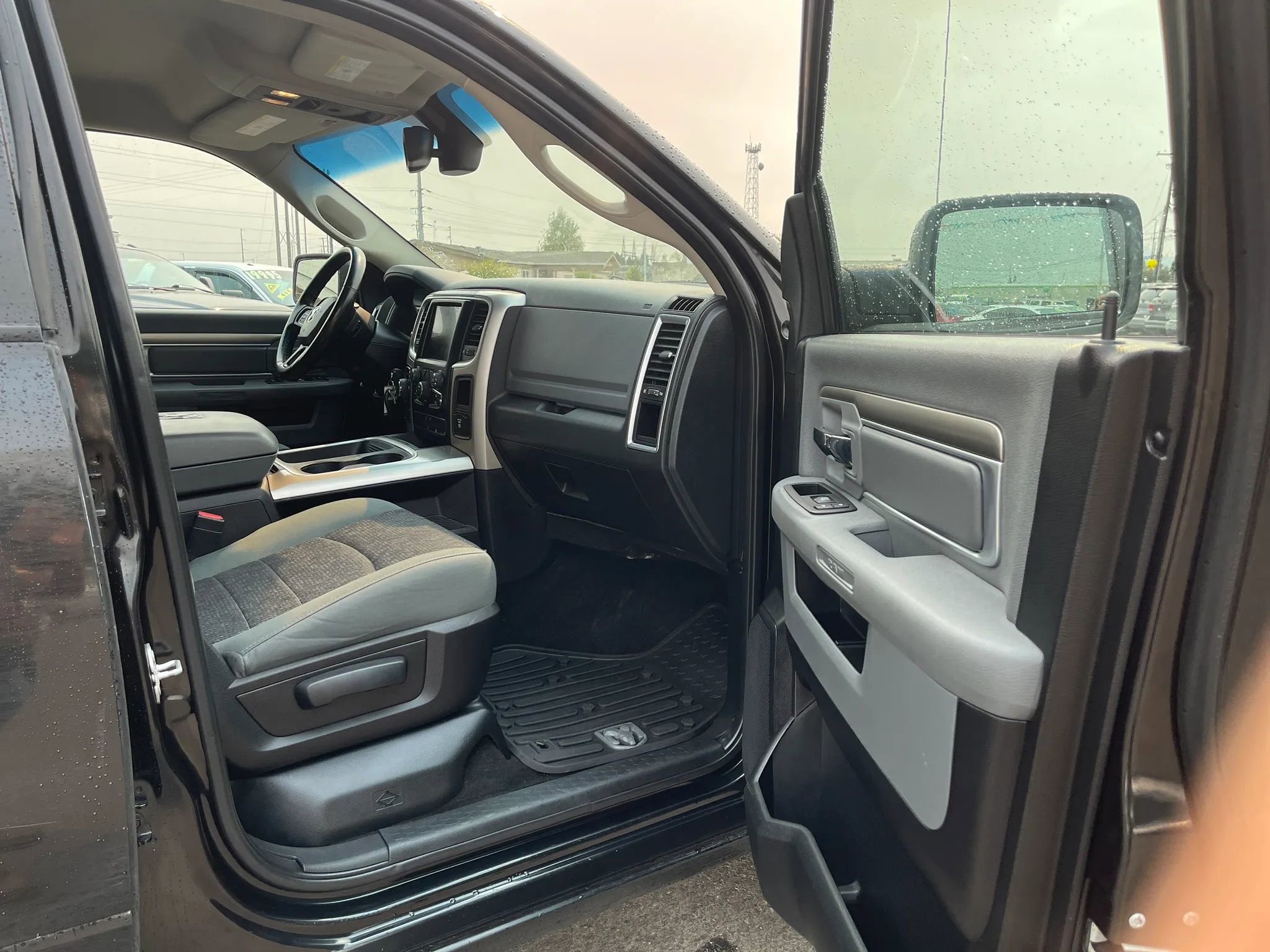 Used 2015 RAM 1500 Classic SLT w/ SLT Plus D￩cor Group image 11