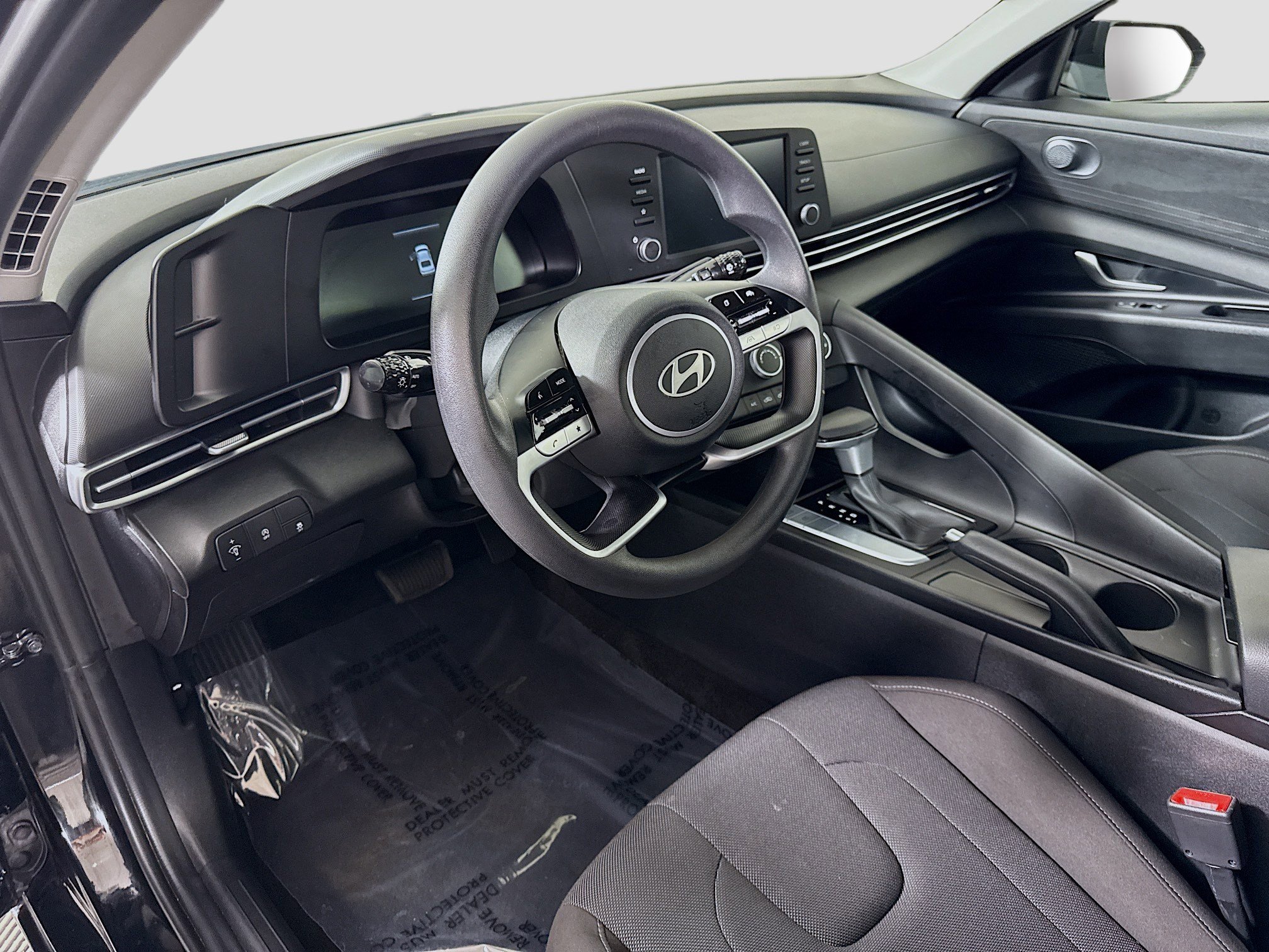 Used 2025 Hyundai Elantra SE image 22