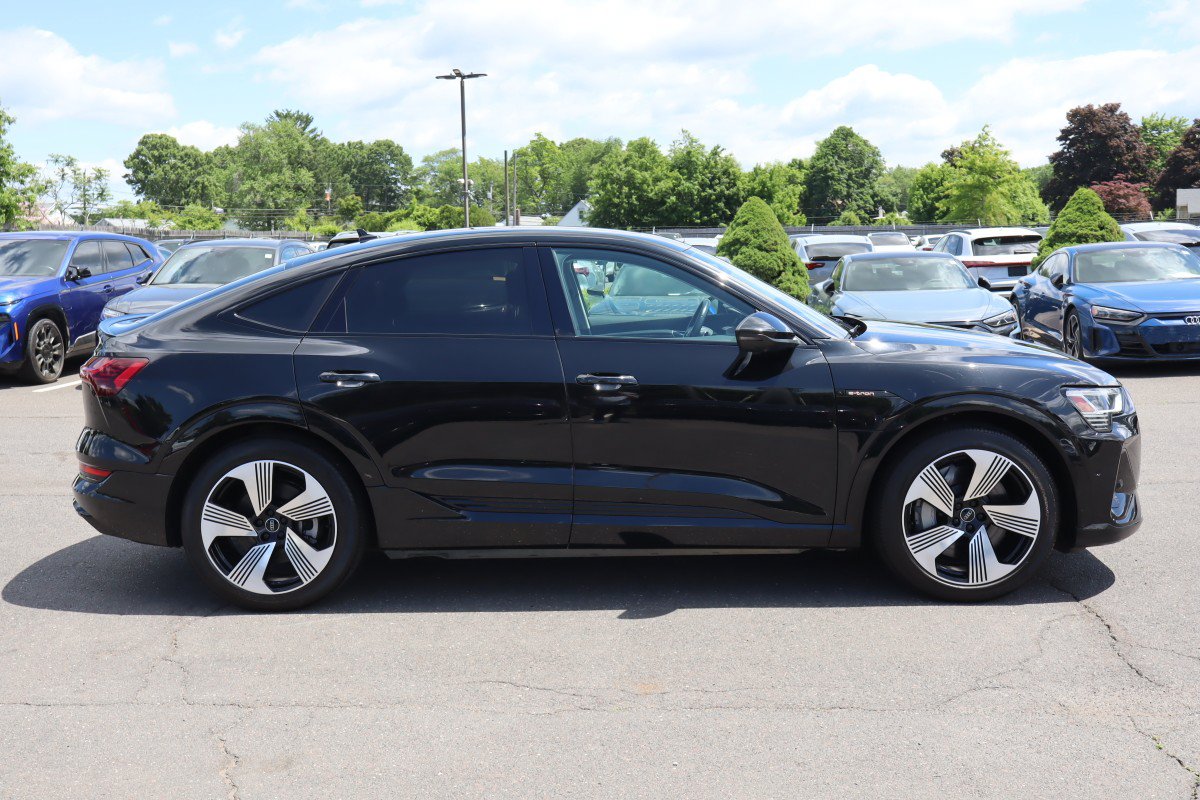 Used 2021 Audi e-tron Prestige w/ Prestige Package AWD/4WD image 4