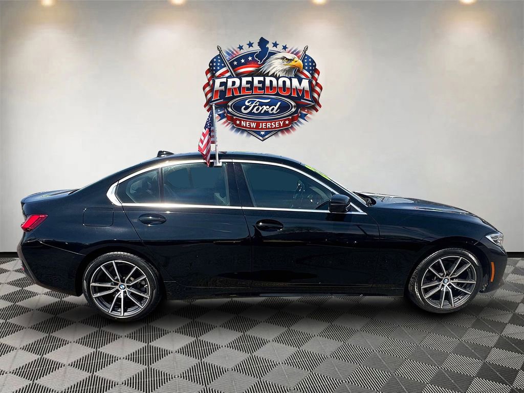 Used 2020 BMW 330i xDrive Sedan w/ Convenience Package AWD/4WD image 3