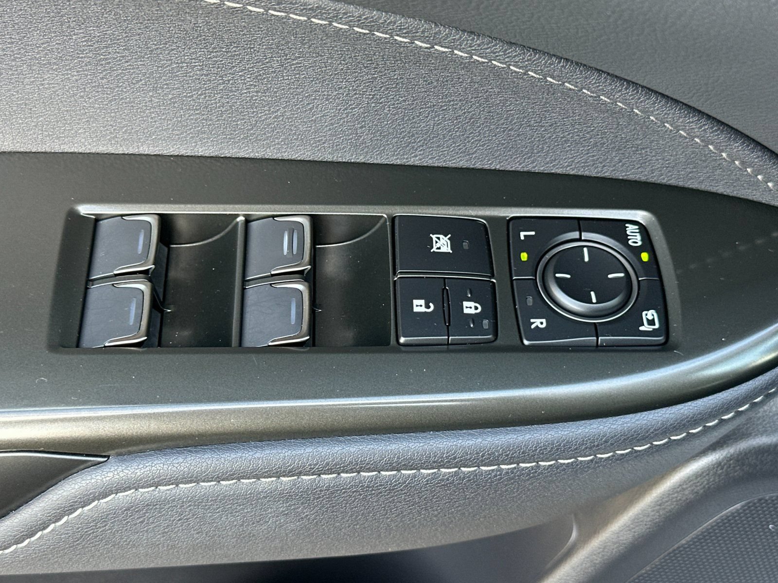 Used 2026 Lexus NX 350h AWD w/ Accessory Package (2T) image 12