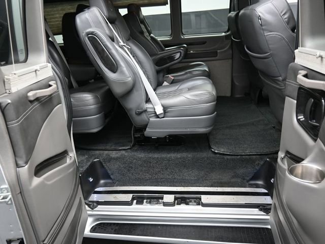 Used 2023 Chevrolet Express 2500 Extended image 26