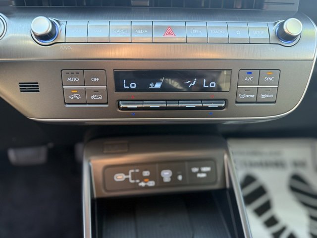 Certified 2025 Hyundai Kona SEL image 17