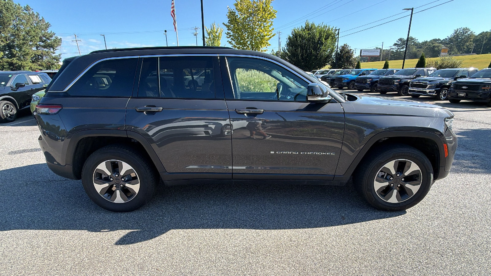 Used 2024 Jeep Grand Cherokee Limited 4xe AWD/4WD image 7