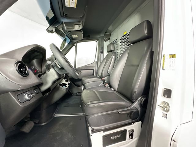 Used 2022 Mercedes-Benz Sprinter 1500 image 4