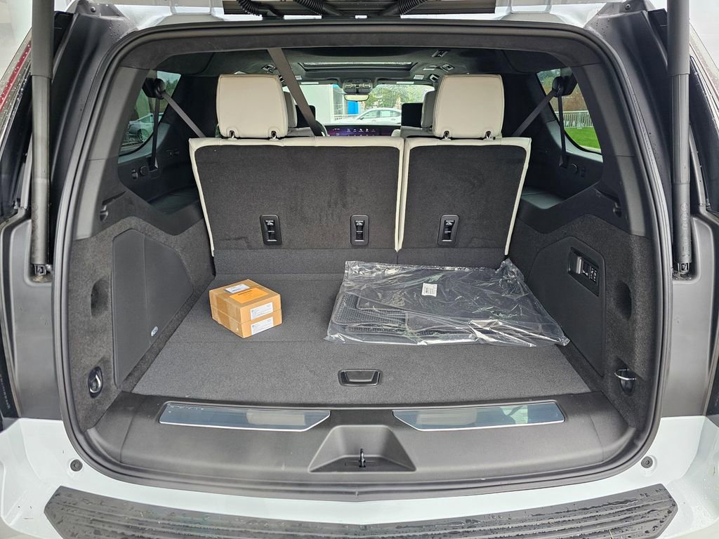 New 2026 Cadillac Escalade ESV Platinum Sport AWD/4WD image 14