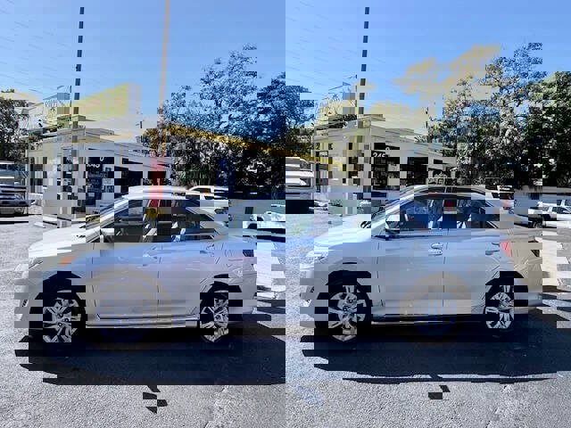 Used 2013 Toyota Camry LE image 8