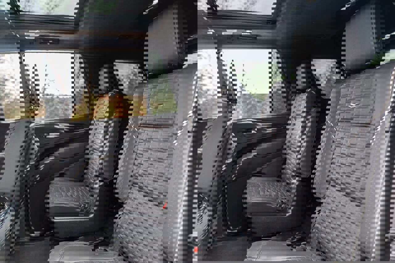 Used 2023 Cadillac Escalade Premium Luxury Platinum image 25