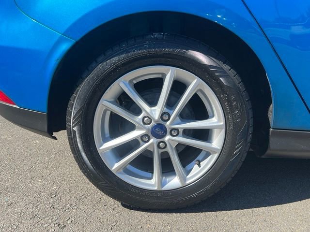 Used 2016 Ford Focus SE w/ SE Cold Weather Package FWD image 10