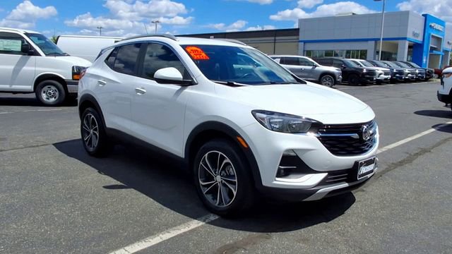 Used 2023 Buick Encore GX Select w/ Safety Package II AWD/4WD image 2