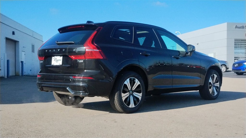New 2025 Volvo XC60 T8 Core w/ Climate Package image 3