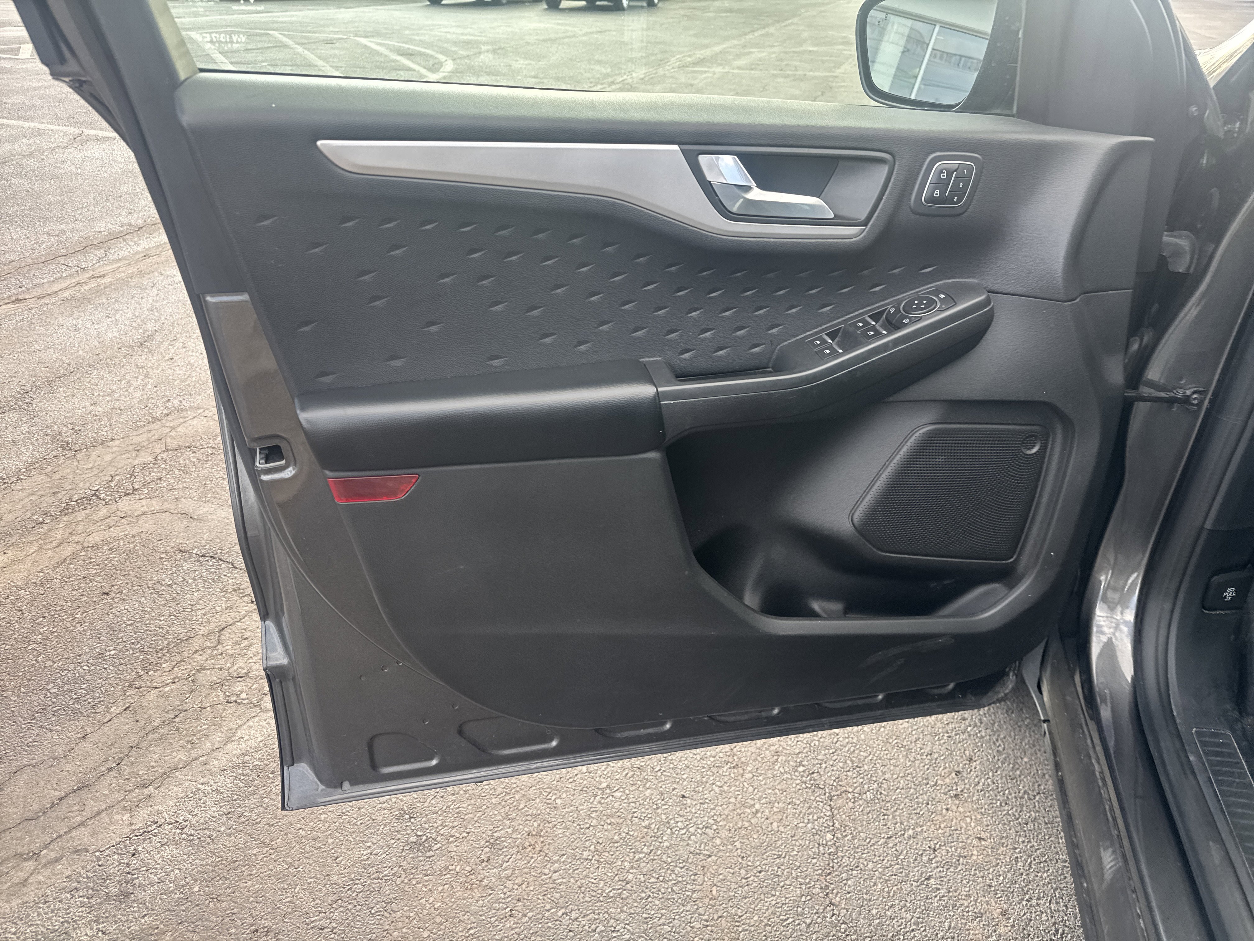 Used 2020 Ford Escape SEL image 15