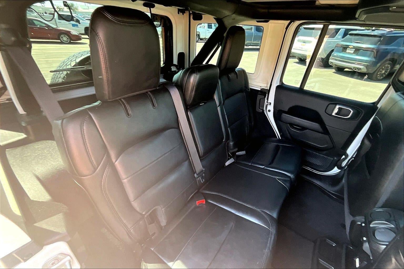 Used 2021 Jeep Wrangler Unlimited Sahara AWD/4WD image 22