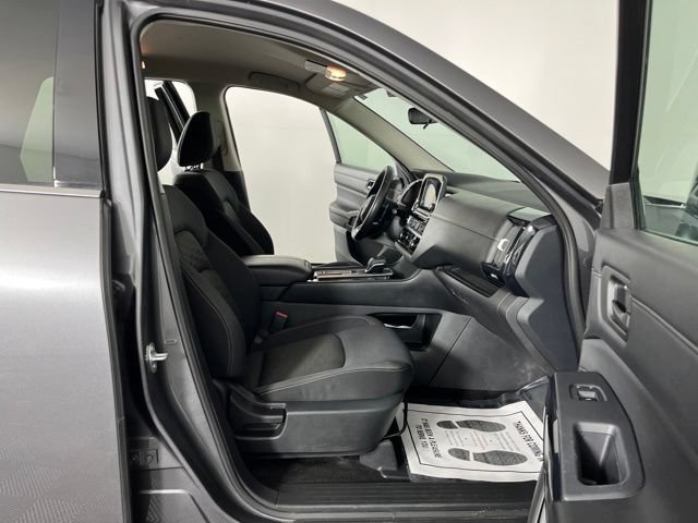 Used 2024 Nissan Pathfinder SV FWD image 40