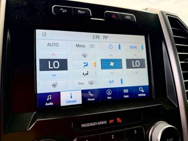 Used 2016 Ford F150 Platinum w/ Equipment Group 701A Luxury AWD/4WD image 9