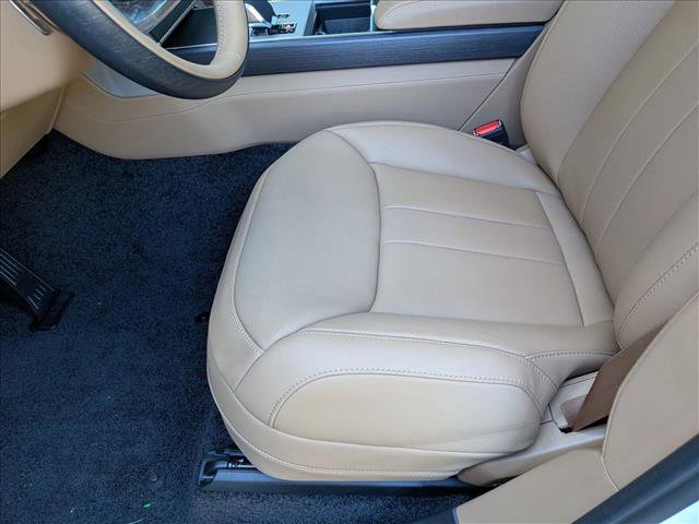 New 2025 Land Rover Range Rover Long Wheelbase SE image 4