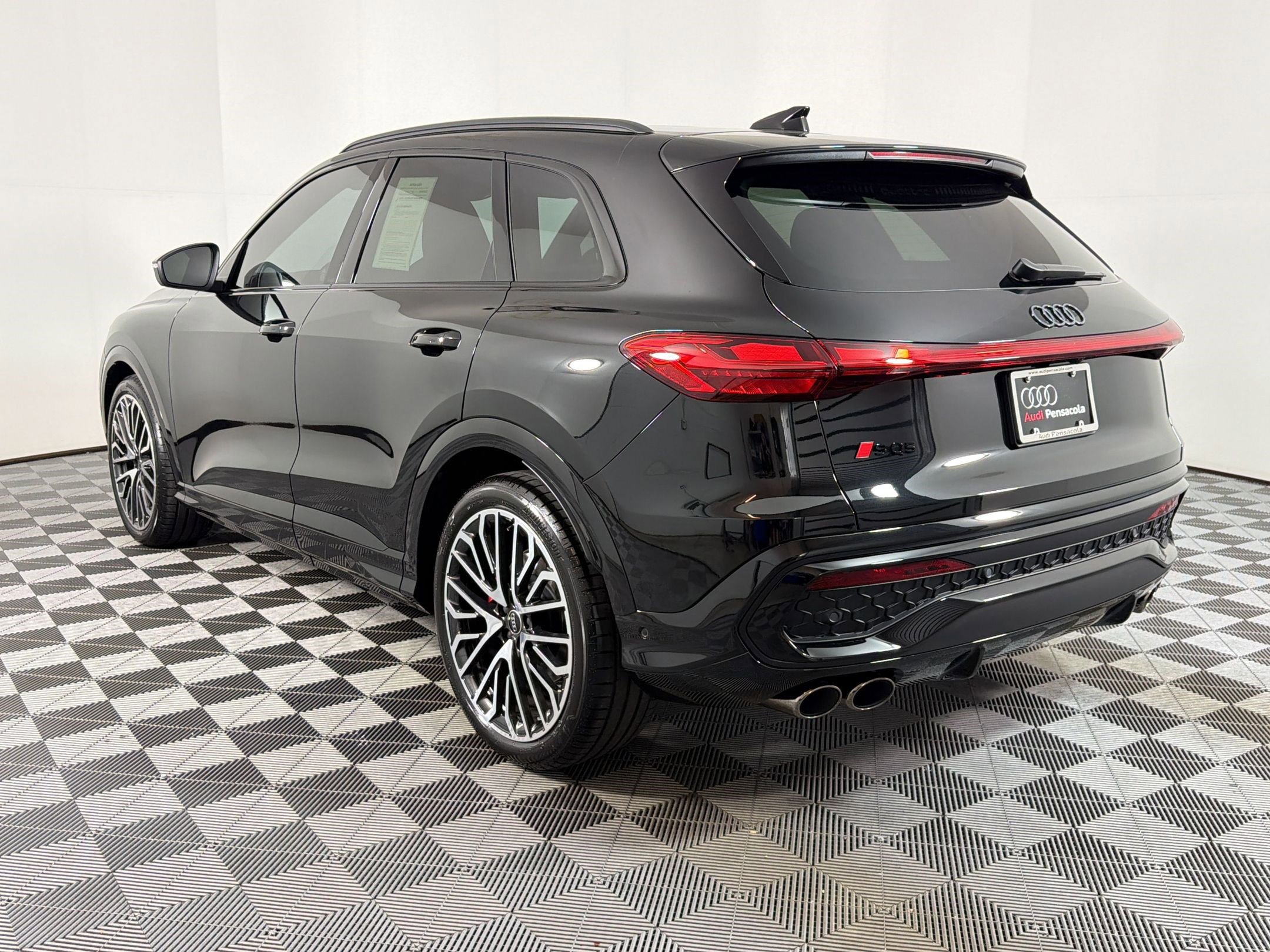 Certified 2025 Audi SQ5 Prestige w/ Prestige Package image 3