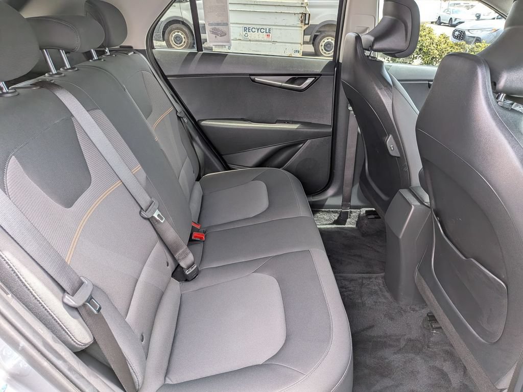 Used 2025 Kia Niro LX FWD image 30