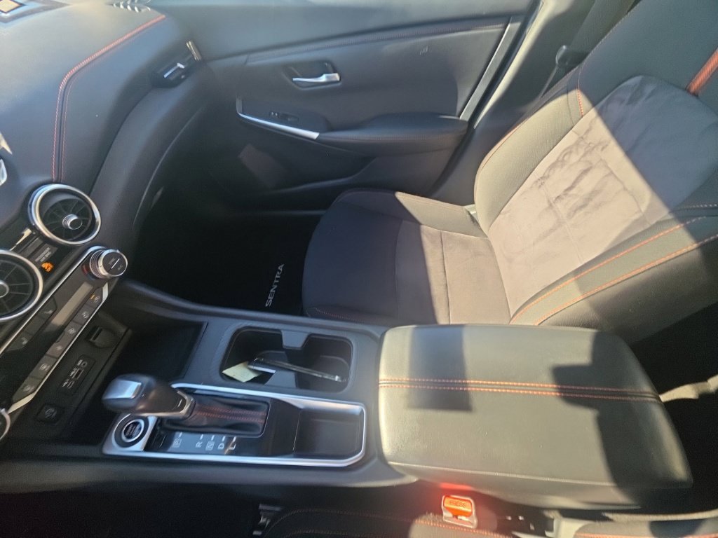 Used 2025 Nissan Sentra SR FWD image 23