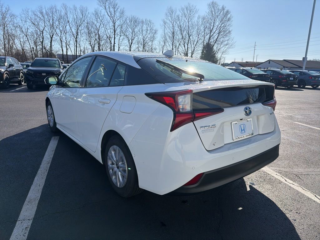 Used 2021 Toyota Prius LE image 3