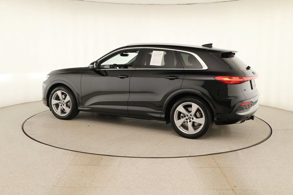 Certified 2025 Audi Q5 Prestige AWD/4WD image 3
