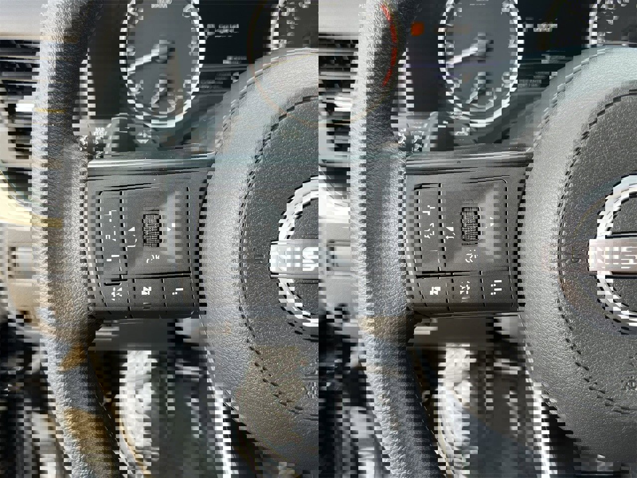 Certified 2024 Nissan Rogue SV image 11