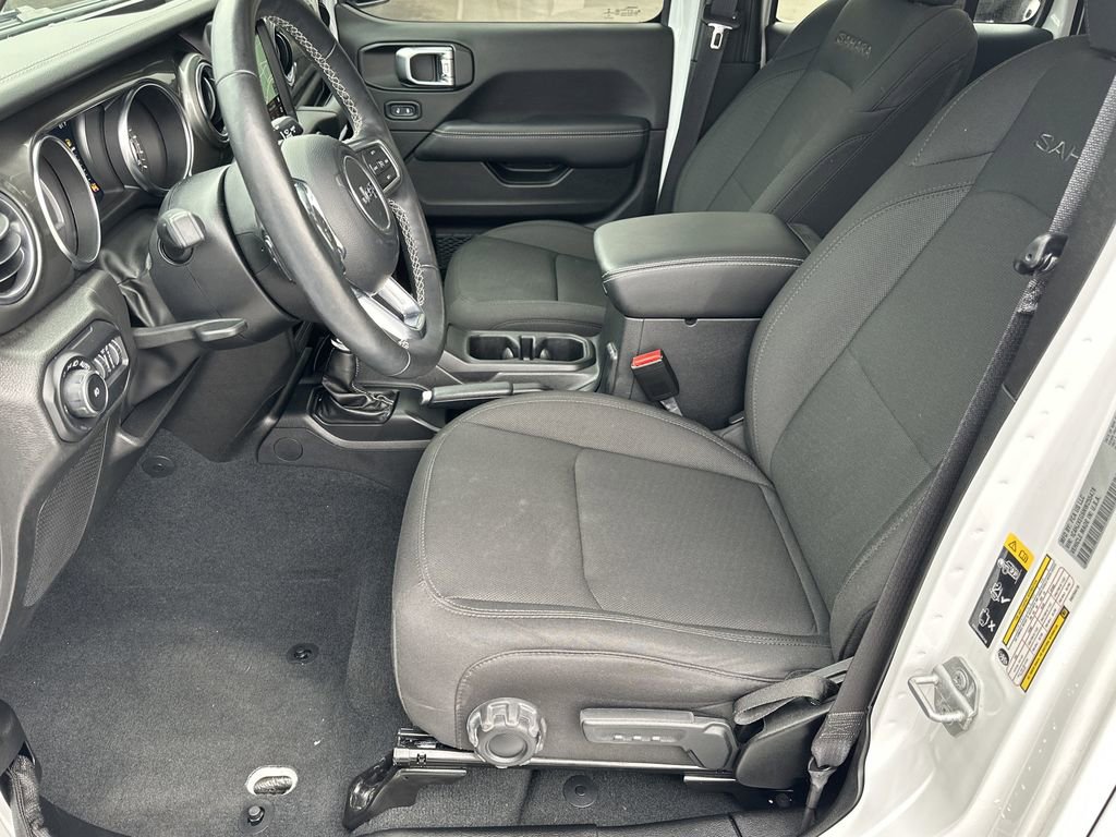 Certified 2022 Jeep Wrangler Unlimited Sahara w/ Cold Weather Group image 13