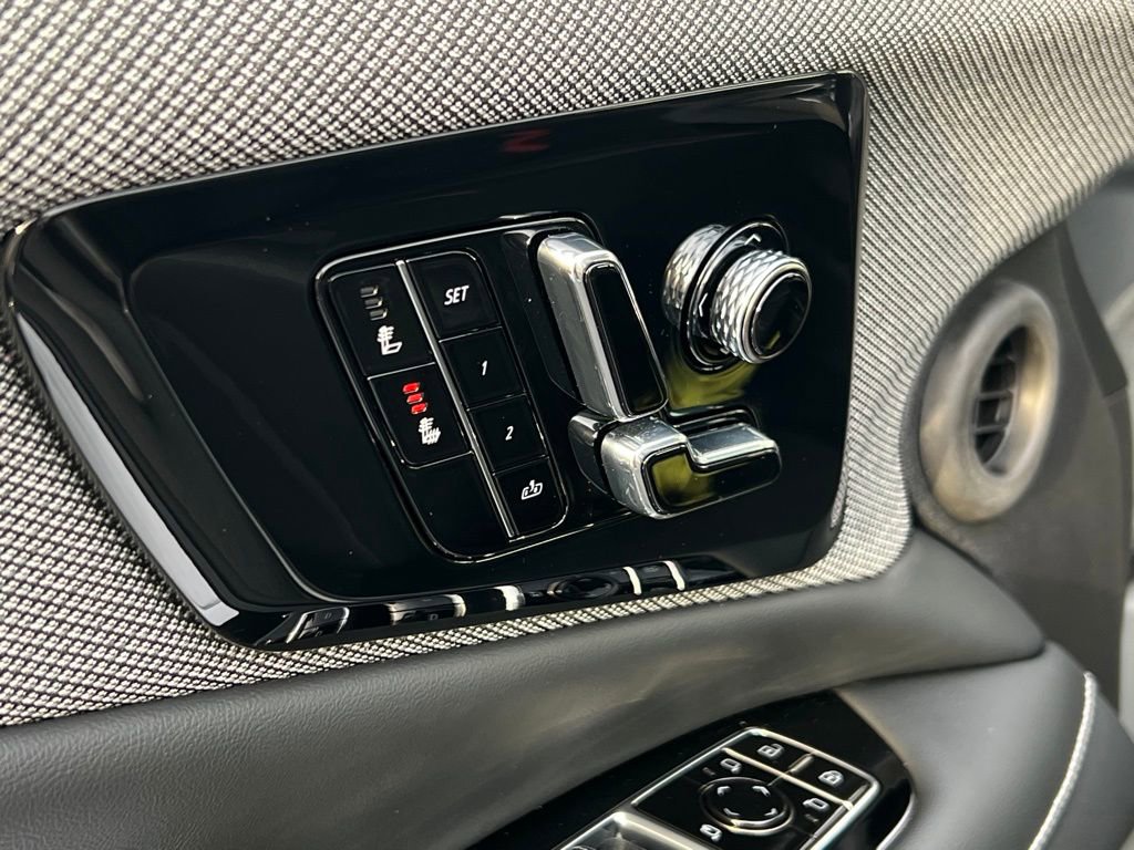 New 2026 Cadillac Optiq Luxury 1 RWD image 8