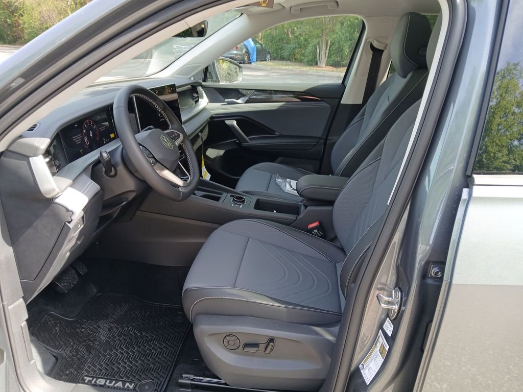 New 2026 Volkswagen Tiguan SE image 9