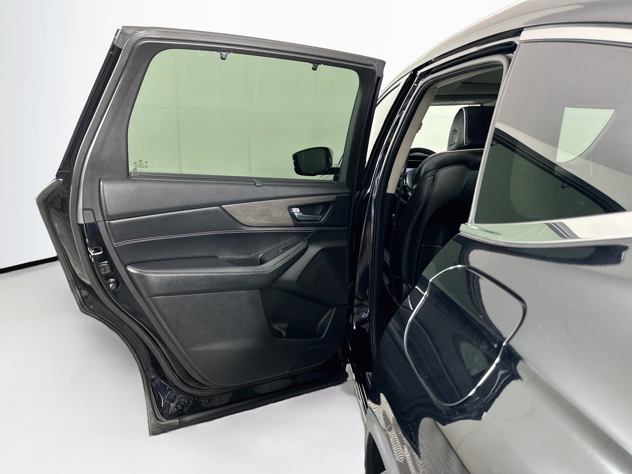 Used 2023 Acura MDX SH-AWD w/ Advance Package image 27