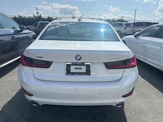 Used 2021 BMW 330i xDrive Sedan w/ Premium Package AWD/4WD image 10